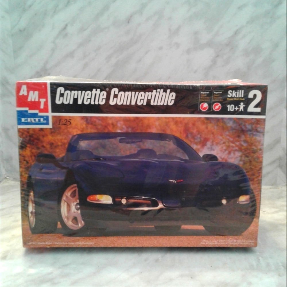 NEW sealed AMT Ertl 1:25 scale Corvette Convertible Model Kit